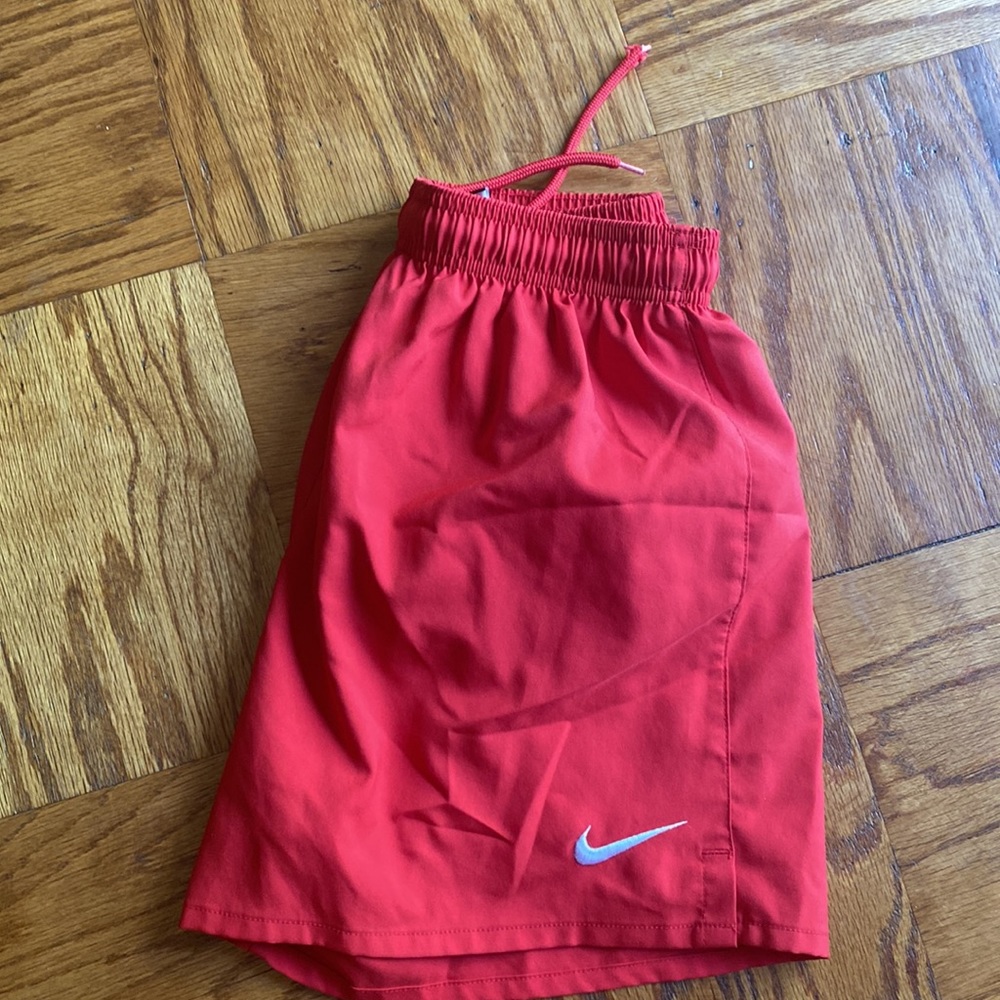 Nike - Picture 2 of 3
